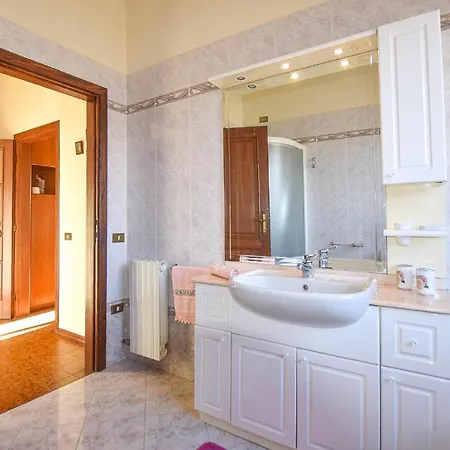 3 Bedroom Awesome In *