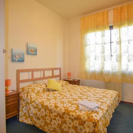 3 Bedroom Awesome In * Capezzano Pianore