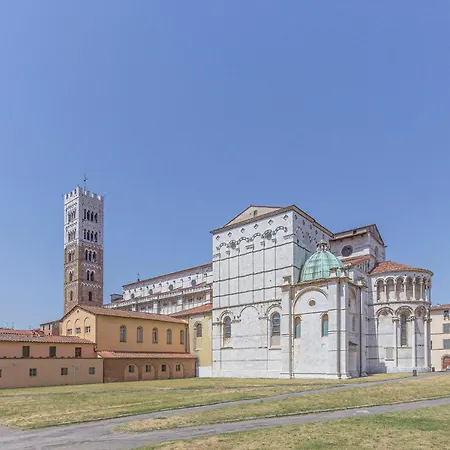 In * Capezzano Pianore